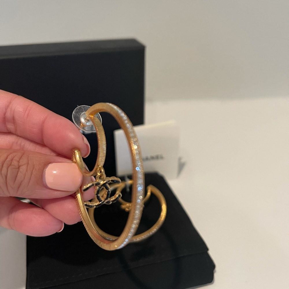 Chanel crystal with black stone hoop earrings - Picture 2 of 3